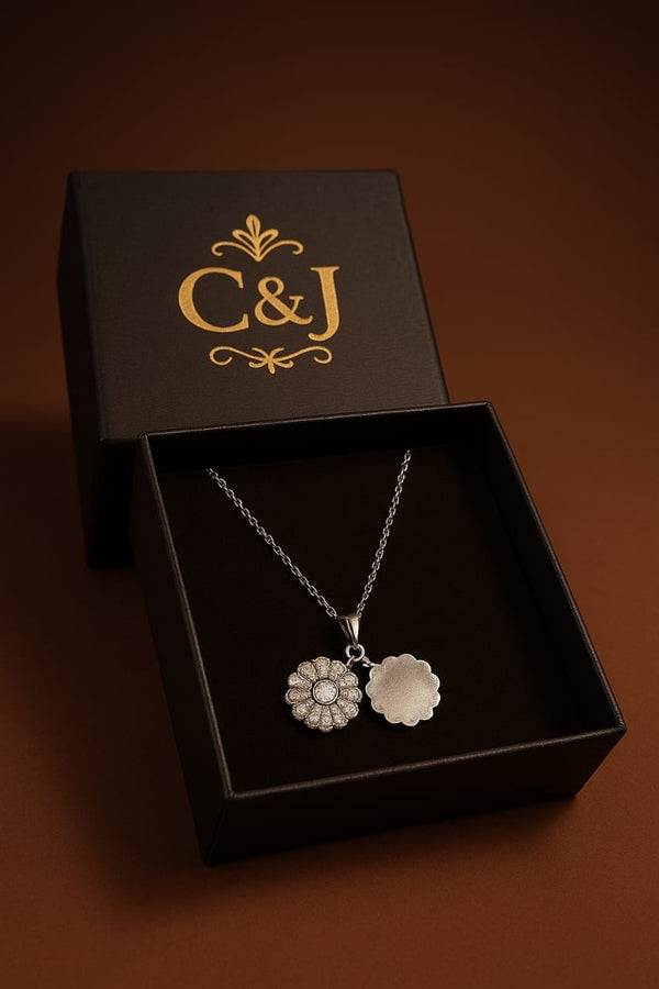 Silver Blossom Pendant Necklace – Elegant Floral Design