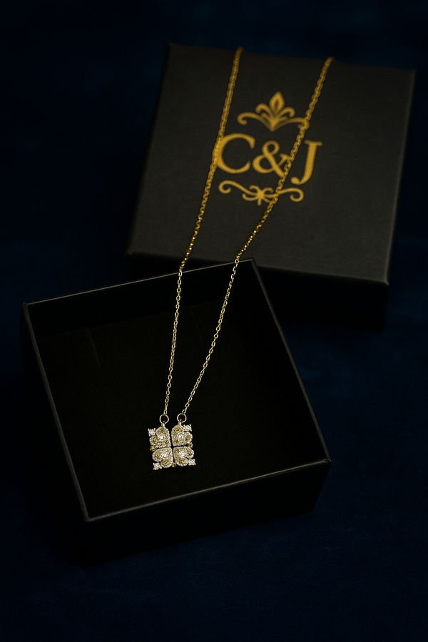 Elegant Gold Crystal Square Pendant Necklace – Luxury Sparkle Collection